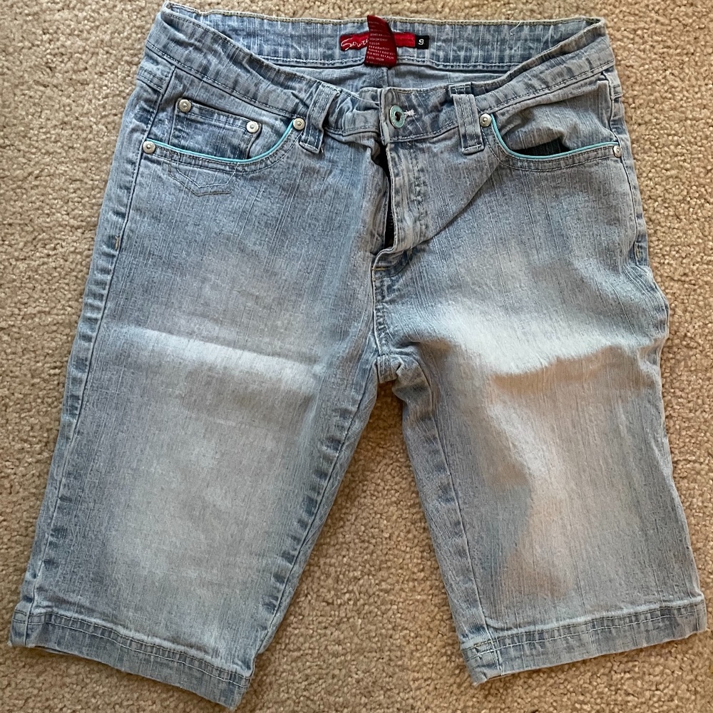 Southpole Bermuda/knee length short stretch light blue jean size 9